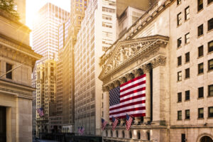 Wall Street parte in calo. Frenano le trimestrali delle banche Usa