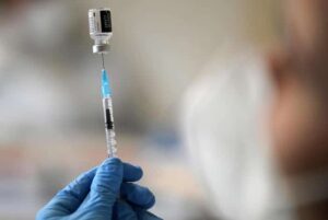 Confindustria: verso la ripresa per metà 2021 se i vaccini saranno rapidi