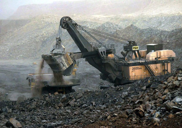 Cina, il Governo ordina di estendere la produzione del carbone