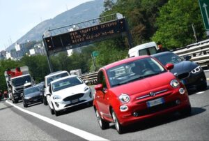 Auto, in Italia il 2020 è un anno da dimenticare: immatricolazioni giù del 28%