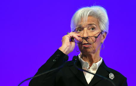 Bce, la Lagarde insiste: “la ripresa è in corso ma resta fragile”