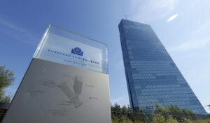 BCE, preoccupa la variante Covid per la ripresa