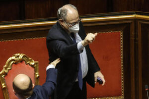 Recovery, Gualtieri a Confindustria: colmeremo le lacune