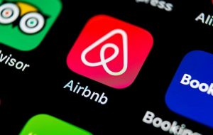 Airbnb torna a fare utili nonostante il Covid e si prepara al suo debutto in Borsa
