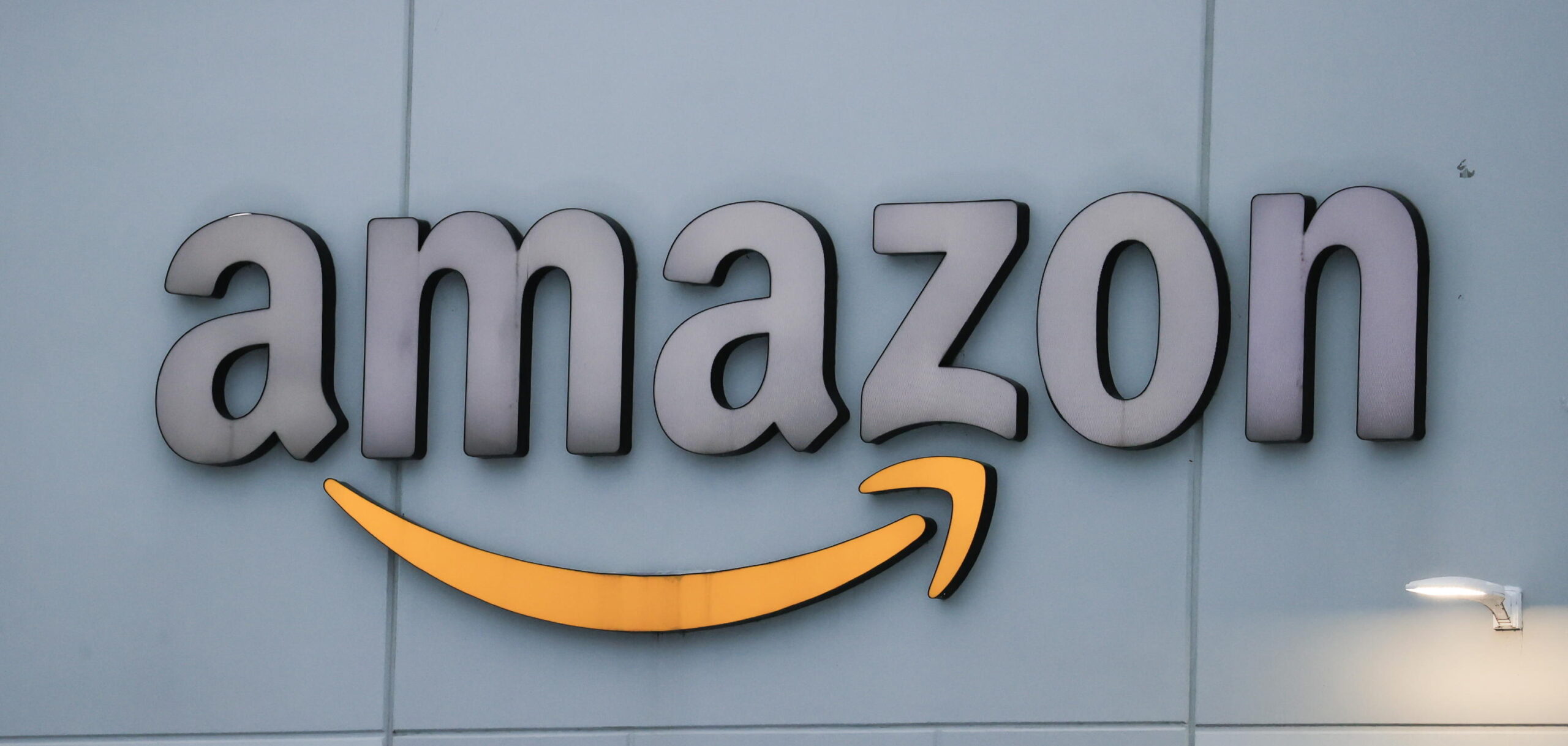 Amazon ferma le attività commerciali in Russia
