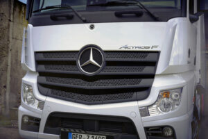 Autocarri e bus a batteria: accordo tra Daimler, Traton e Volvo per una rete di ricarica pubblica