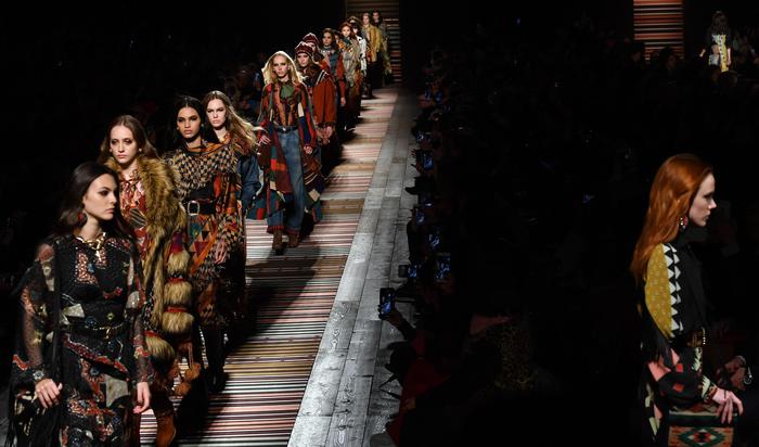 Models wear creations by label Etro part of the Milan Fashion Week Women fall/winter 2018/19 collection unveiled in Milan, Italy, 23 February 2018. The Women Fall/Winter 2018/19 collections are presented from 20 to 26 February. ANSA/DANIEL DAL ZENNARO