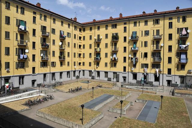 Comuni: al via a Milano il progetto 'Badante di condominio'.