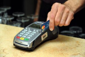 Spese e consumi: con meno restrizioni gli italiani tornare a spendere in bar e ristoranti