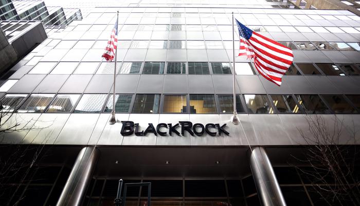 epa05098879 A view of the New York offices of the financial firm BlackRock in New York, New York, USA, on 12 January 2016.  The firm is releasing its 4th quarter statement on 15 January 2016.  EPA/JUSTIN LANE