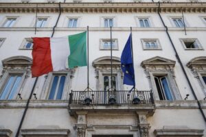 Manovra, no al contributo di solidarietà contro il caro-bollette. Salta la proposta di Draghi