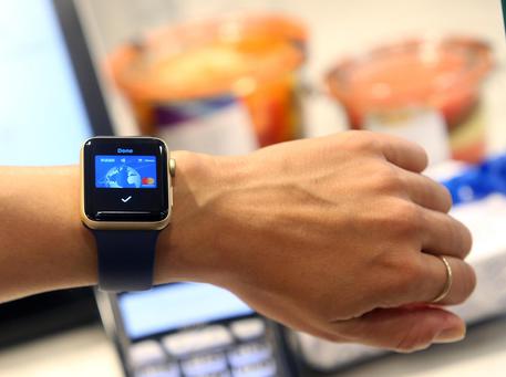 Smartwatch: il nuovo dispositivo Apple a prova di Covid