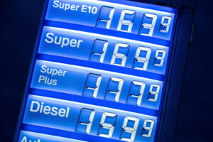 Caro carburanti per l’autotrasporto, Cgia: “aumento di 8.600 euro per ogni mezzo”