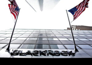 Sostenibilità, BlackRock raccoglie 4,8 miliardi di dollari per investire nell’energia rinnovabile in tutto il mondo