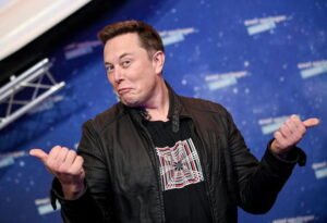 Tesla, Musk vende altre azioni e pensa di diventare un influencer. O è uno scherzo?