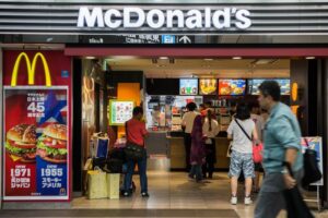 La carenza di materie prima blocca McDonald’s in Giappone