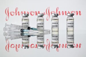 Vaccini, EMA: necessario aggiornamento bugiardino J&J