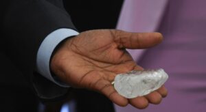 Botswana, trovato il terzo diamante più grande del mondo: ha 1.098 carati