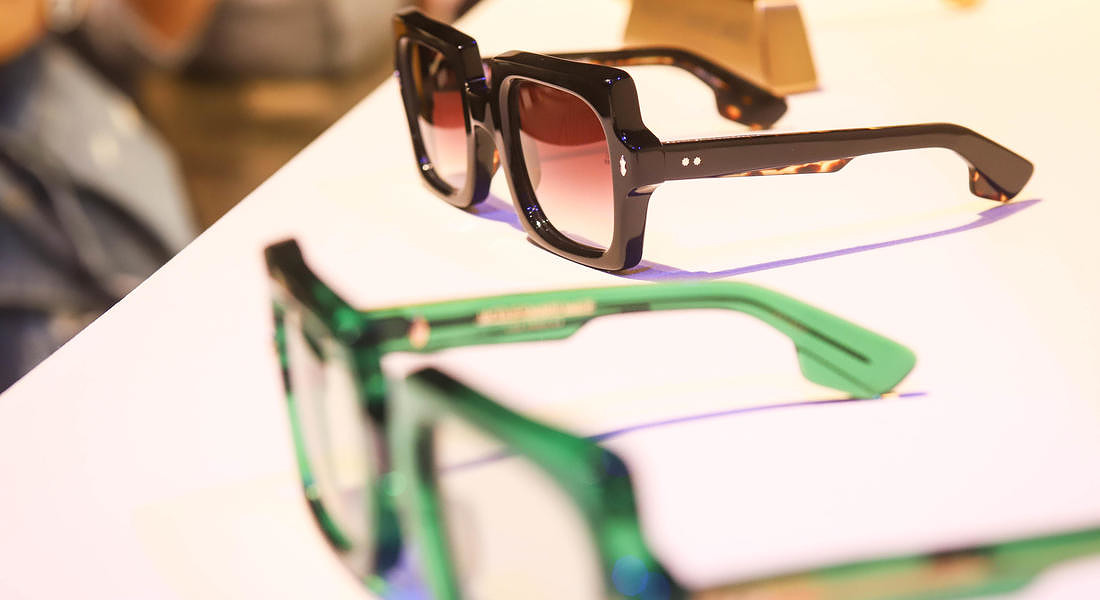 Smartworking, occhi sotto stress: arrivano i nuovi occhiali