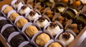 Cioccolato in via di estinzione. La colpa? Consumi e cambiamento climatico