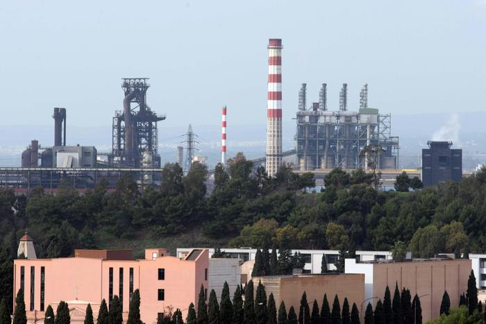 Gli impianti della fabbrica Ilva di Arcelor Mittal a Taranto, 15  novembre 2019.