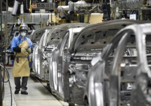 Giappone, crolla la produzione industriale: -2,1% a febbraio