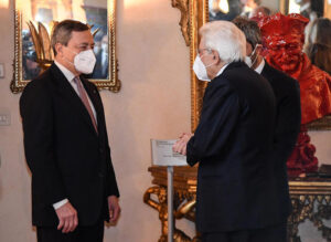 Riaperture, Mattarella ha firmato il decreto. Da domani coprifuoco alle 23
