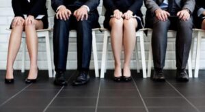 Lavoro precario e gender gap: un contratto femminile su due a tempo parziale