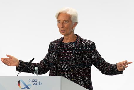 Bce, la Lagarde assicura “La revisione della strategia sarà condivisa con la società e la politica”