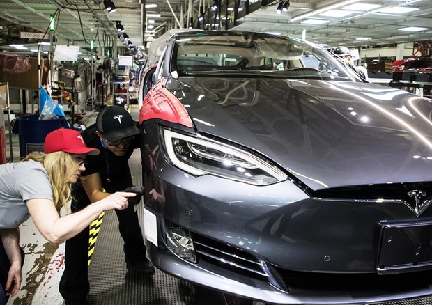 Tesla fa il botto: nel primo trimestre consegnate 184.800 auto