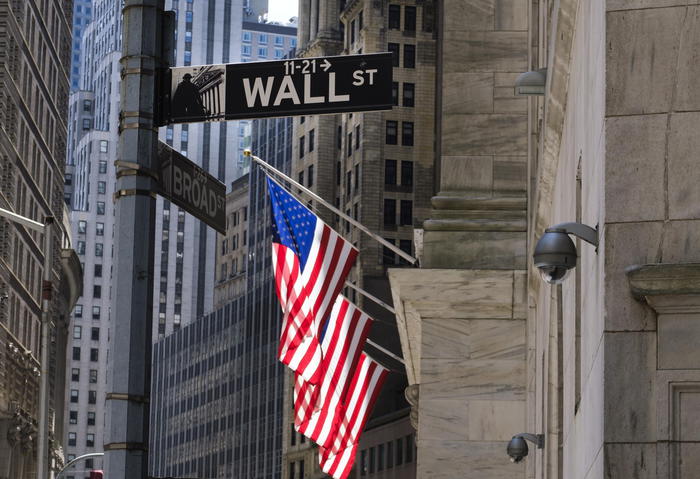 Wall Street attende, occhi puntati su Powell