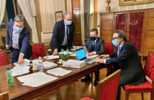 Crisi di Governo, Gualtieri: “ristori a rischio”