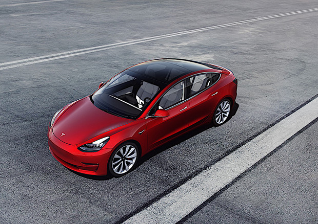 Tesla, oltre le aspettative: trimestrale con ricavi per 10,39 miliardi