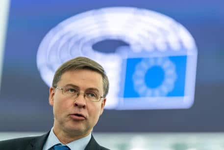 Ue, Dombrovskis chiede che i soldi del Recovery Fund vengano dati presto