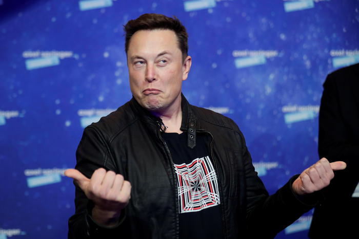 Incidente stradale Tesla, Musk difende la sua azienda: “l’autopilot non poteva essere attivo”