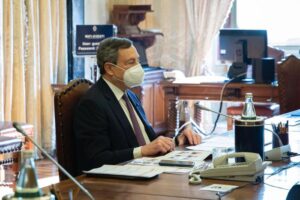 Draghi verso il Governo. Meloni dice no, Berlusconi e Salvini confermano il sì. M5s attende Rousseau