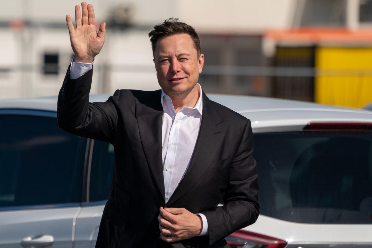 Forbes, Elon Musk raggiunge (quasi) il podio dei Paperoni e supera Zuckerberg