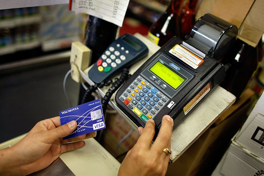 Consumi, Confcommercio lancia l’allarme: “Siamo ben lontani dal recupero delle perdite”