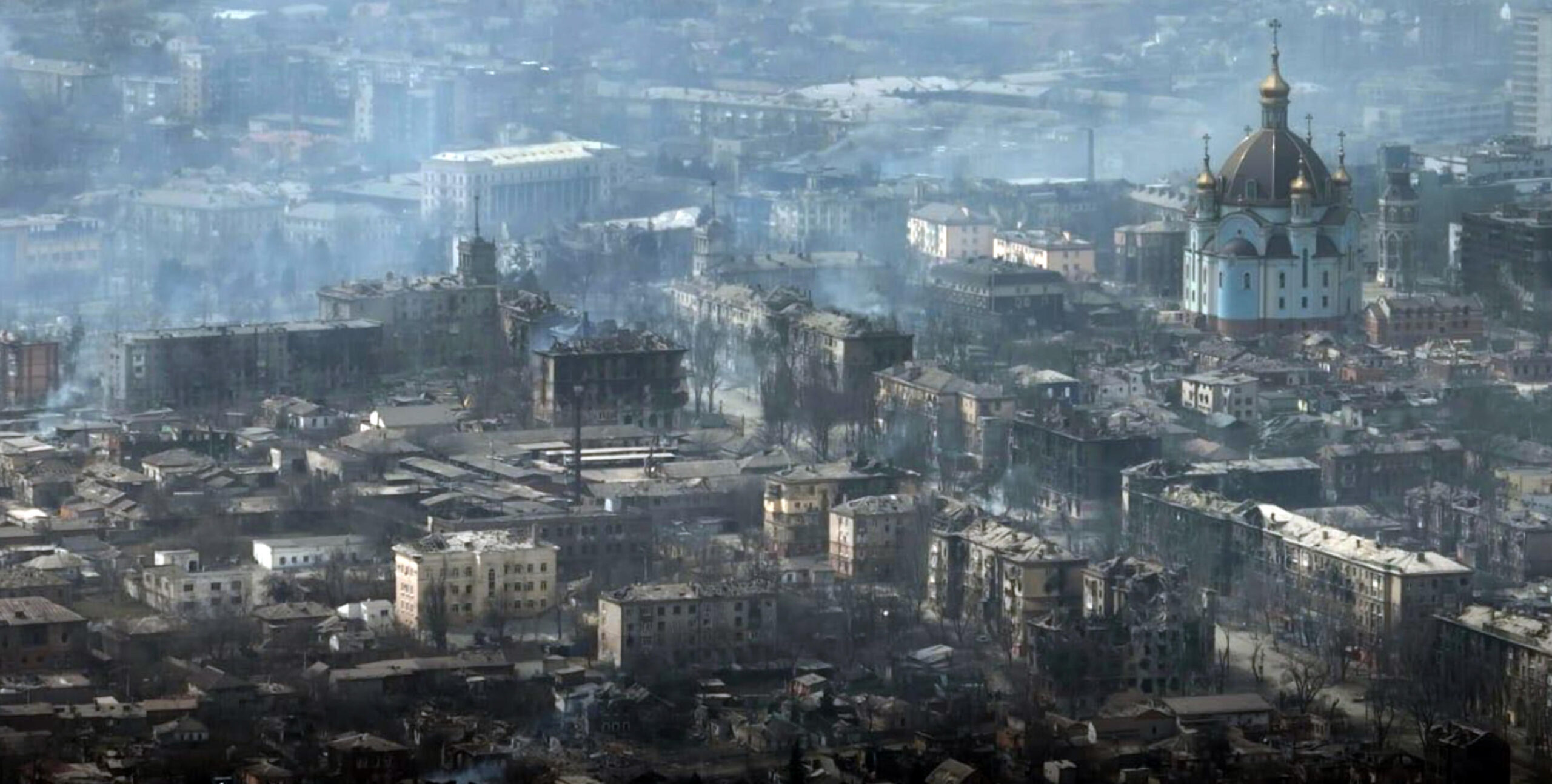 “Crisi umanitaria” a Mariupol. Da oggi nuovi negoziati Kiev-Mosca, Zelensky: “siamo pronti a neutralità”