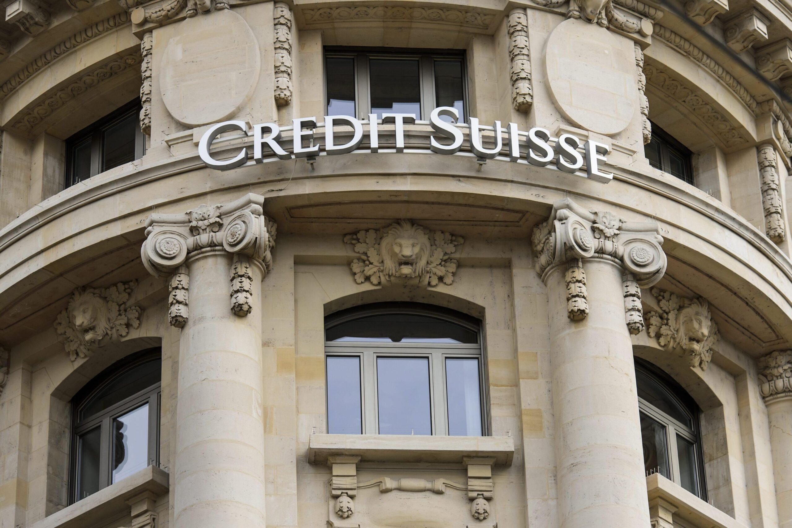 Credit Suisse di nuovo nell’occhio del ciclone: avrebbe gestito 18 mila conti legati ad attività criminali