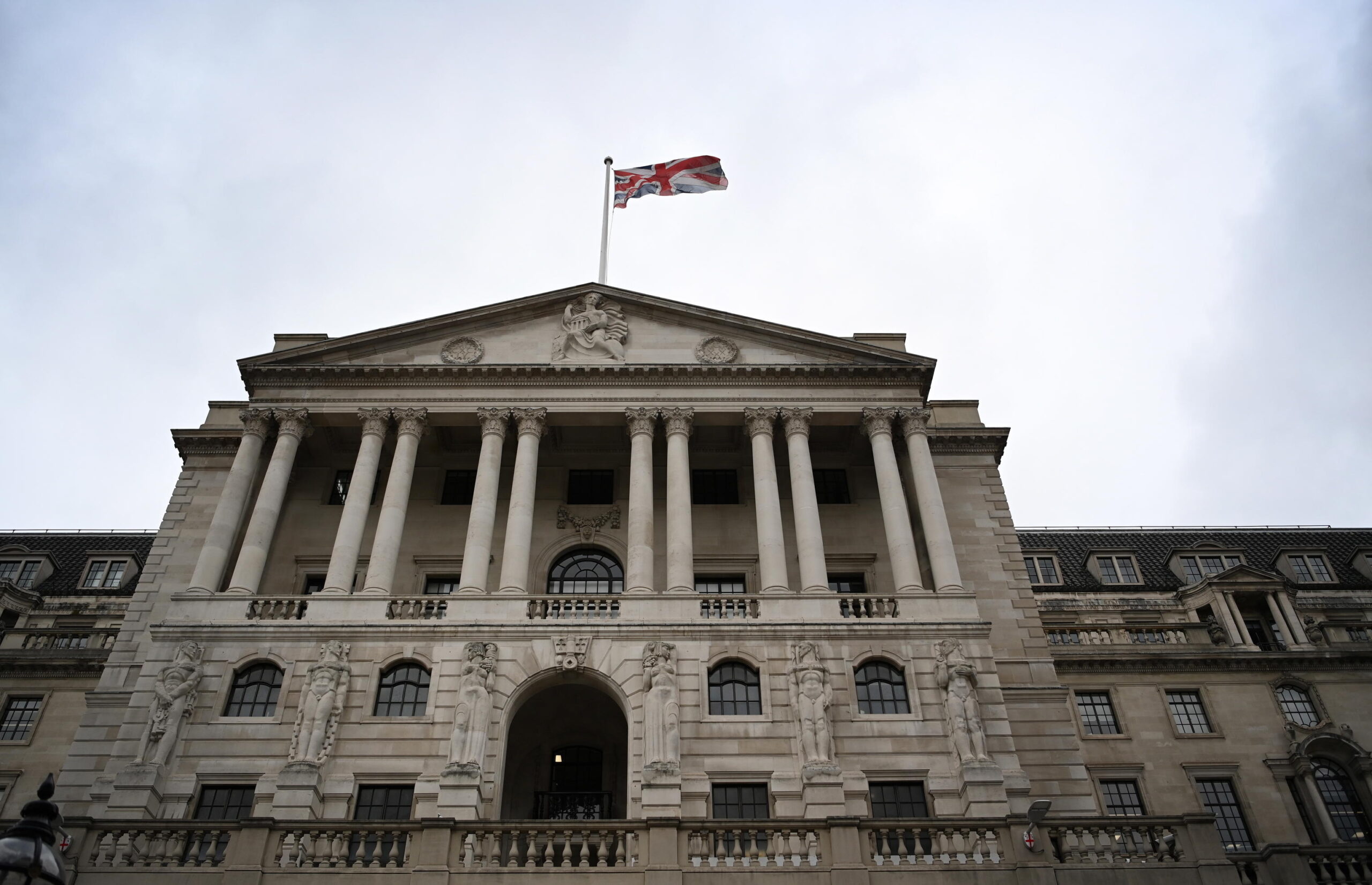 BoE come la Fed: tassi ancora fermi