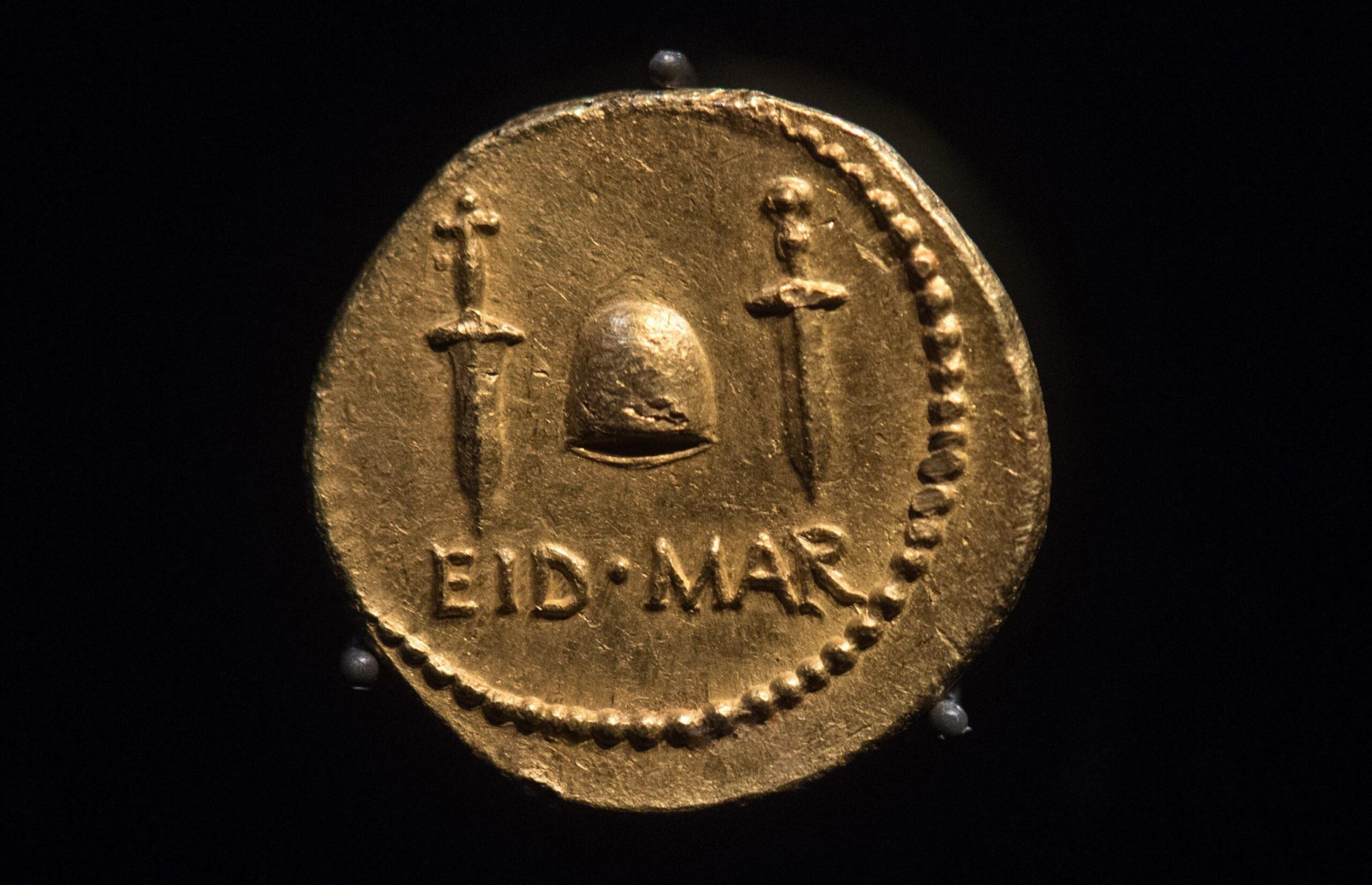 Aste storiche, in vendita moneta di un assassino di Giulio Cesare
