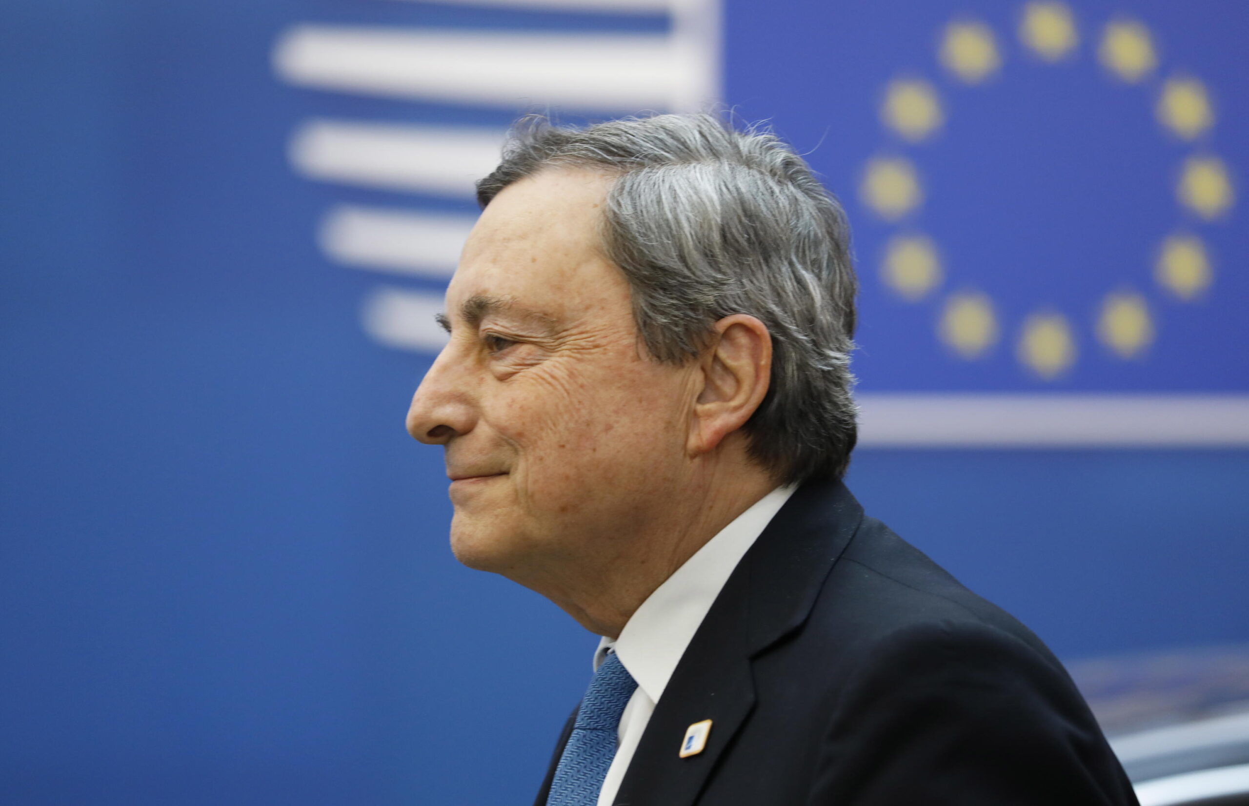 Draghi parla con gli Esteri: “aumentare investimenti per emanciparsi dal gas russo”