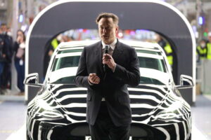 Musk: “Putin è più ricco di me”