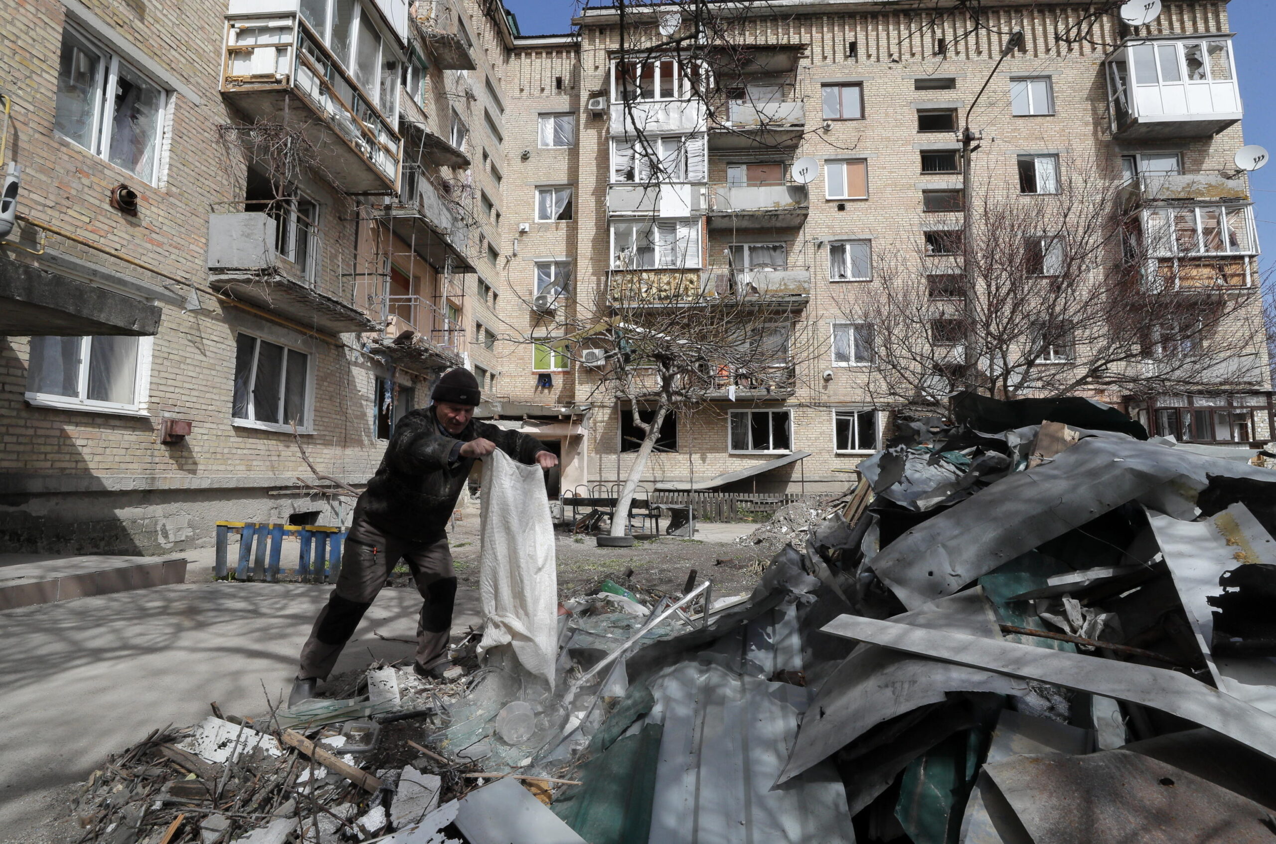 Esplosioni a Kiev. Zelensky: “resistiamo da 50 giorni”
