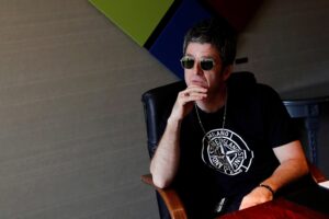 Oasis, all’asta la chitarra della discordia di Noel Gallagher