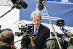 Eurogruppo, Gentiloni: sì a compromessi, unione bancaria è necessaria