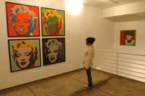 Aste da record, il ritratto di Marylin di Warhol venduto per 195 milioni