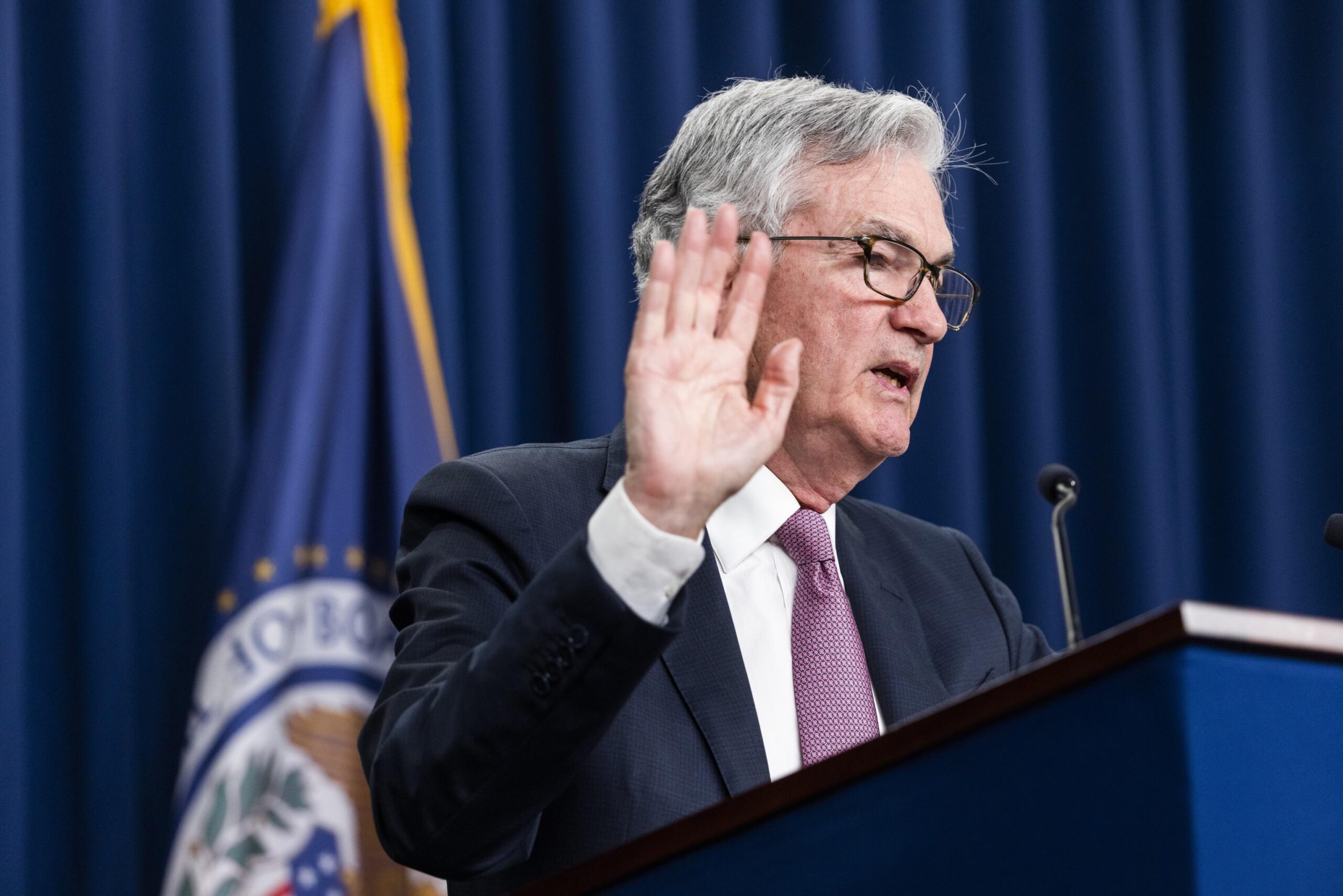 Fed, Powell insiste: “agire con cautela sui tagli ai tassi”