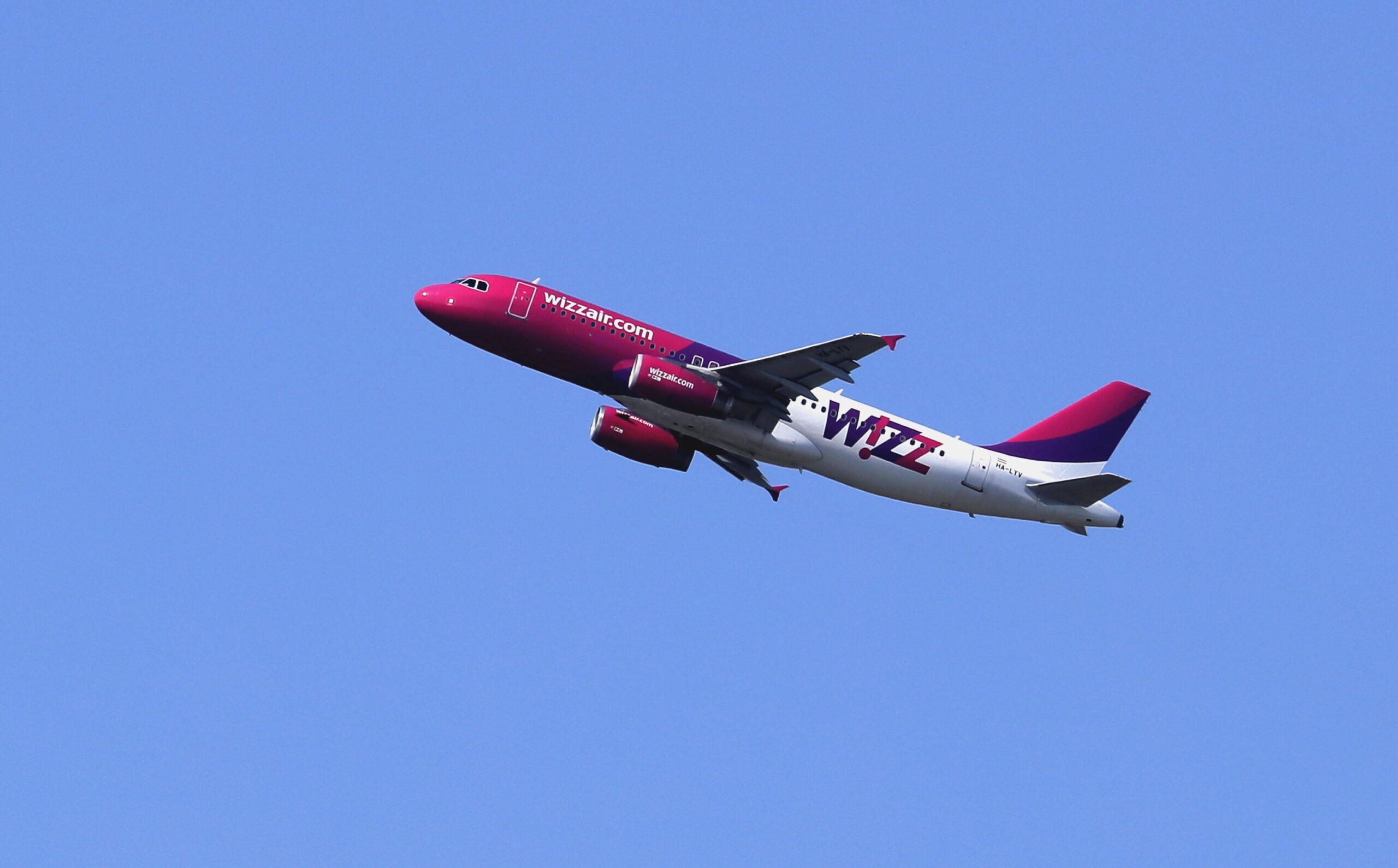 Wizz Air, in crescita i passeggeri trasportati a febbraio: +15,8% su anno